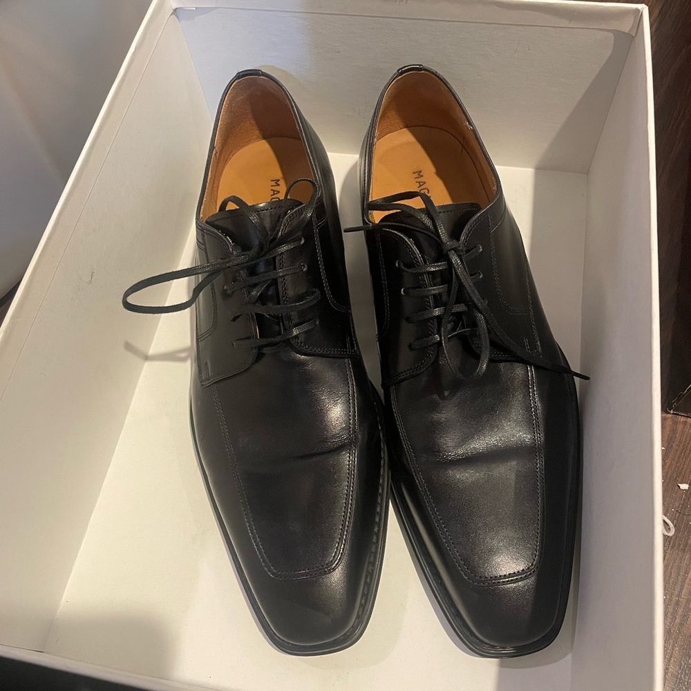 Magnanni Classic Black Oxfords